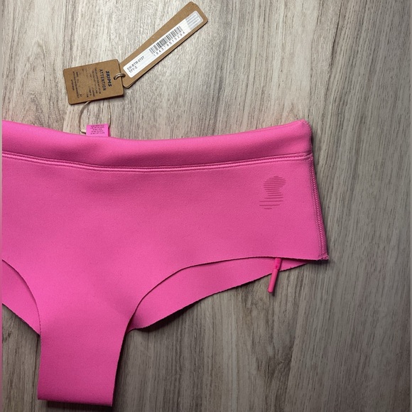 NWOT- SKIMS: SPORT SWIM CHEEKY BOTTOM - Picture 2 of 5